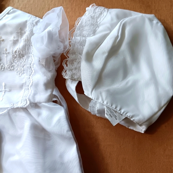 Sz 9 to 12 month Christening gown Cross print.NEW - Picture 3 of 7